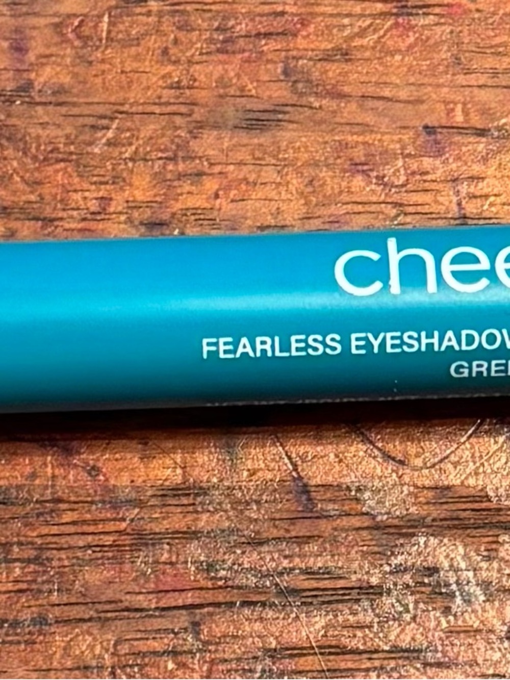 “CHEEKBONE BEAUTY” Fearless Eyeshadow Pencil - Teal Green